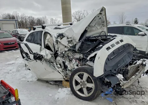 2010 Audi Q5 Premium Plus z USA, uszkodzony, nr VIN WA1LKAFP2AA017650